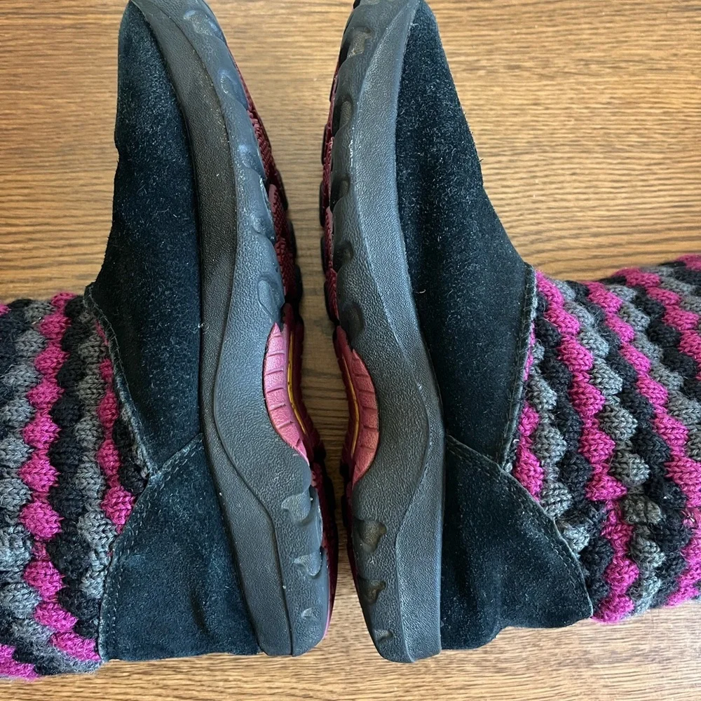 KEEN Black and Pink Boots Ripple Striped Knit Boots, Girls Sz 3